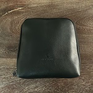 American Airlines This is Ground Black Amenity Kit Toiletries Travel Bag NWOT